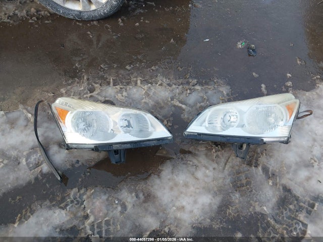 44057298 :رقم المزاد ، 1GNKVFED1BJ342554 vin ، 2011 Chevrolet Traverse Ls مزاد بيع