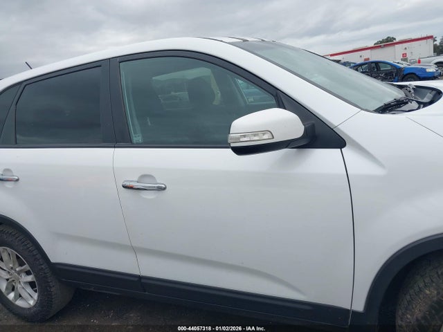 5XYKT3A62FG654506 KIA SORENTO LX