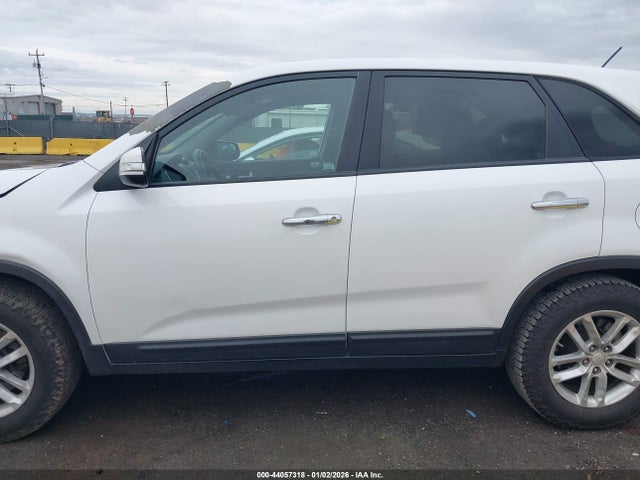 5XYKT3A62FG654506 KIA SORENTO LX