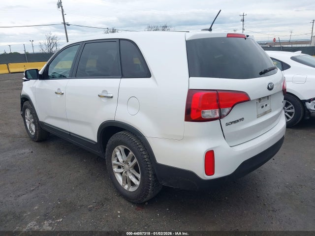 5XYKT3A62FG654506 KIA SORENTO LX