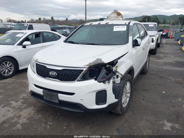 5XYKT3A62FG654506 KIA SORENTO LX