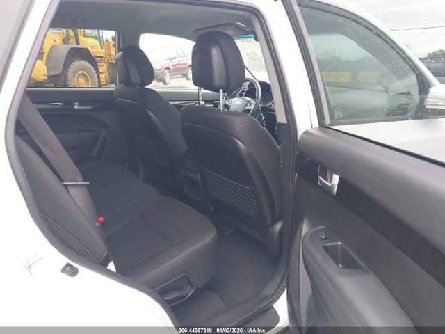 5XYKT3A62FG654506 KIA SORENTO LX