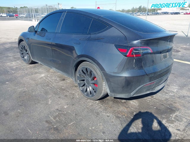 2024 TESLA MODEL Y 7SAYGDEF9RF024592 Photo 2