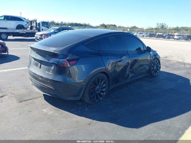 2024 TESLA MODEL Y 7SAYGDEF9RF024592 Photo 3