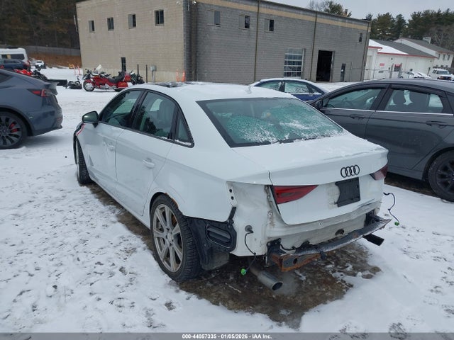 2015 AUDI A3 WAUBFGFF4F1104793 Photo 2