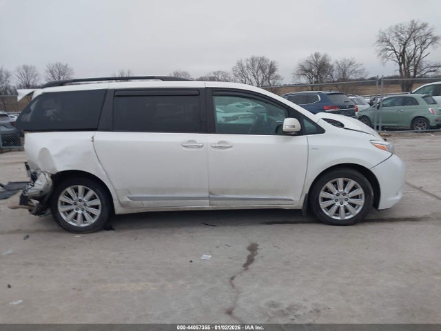 5TDDZ3DC3HS161688 Toyota Sienna Limited Premium 7 Passenger