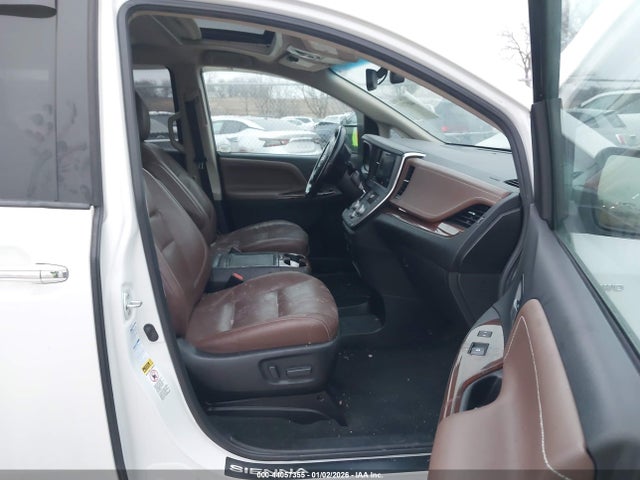5TDDZ3DC3HS161688 Toyota Sienna Limited Premium 7 Passenger