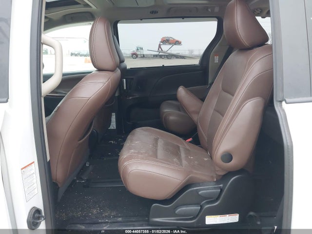 5TDDZ3DC3HS161688 Toyota Sienna Limited Premium 7 Passenger