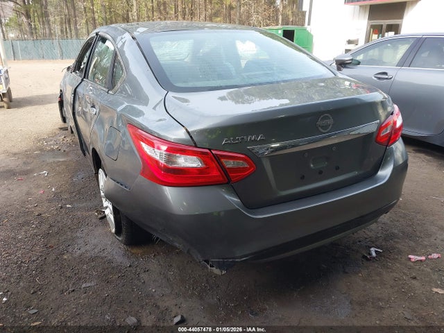 2017 Nissan Altima 2.5 S მანქანა იყიდება აუქციონზე, vin: 1N4AL3AP7HN365191, აუქციონის ნომერი: 44057478