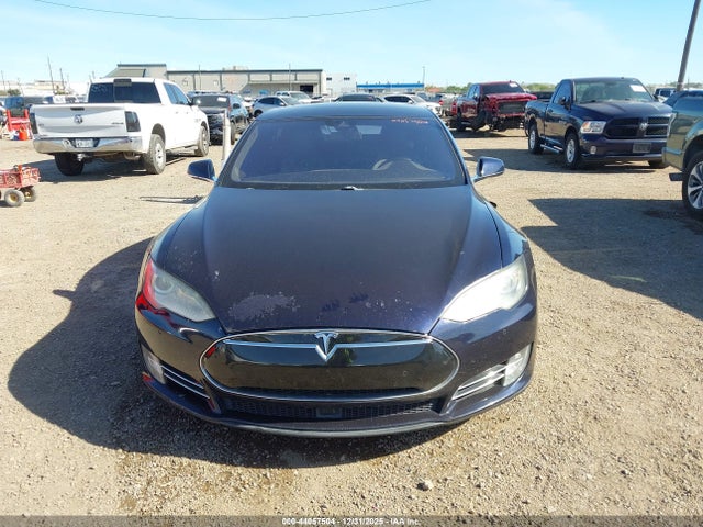 2015 Tesla Model S 70d/85d/p85d მანქანა იყიდება აუქციონზე, vin: 5YJSA1H27FFP78307, აუქციონის ნომერი: 44057504