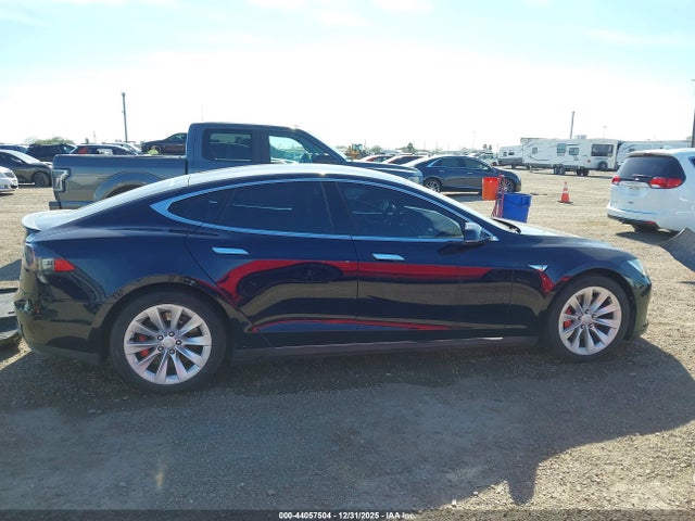 2015 Tesla Model S 70d/85d/p85d მანქანა იყიდება აუქციონზე, vin: 5YJSA1H27FFP78307, აუქციონის ნომერი: 44057504