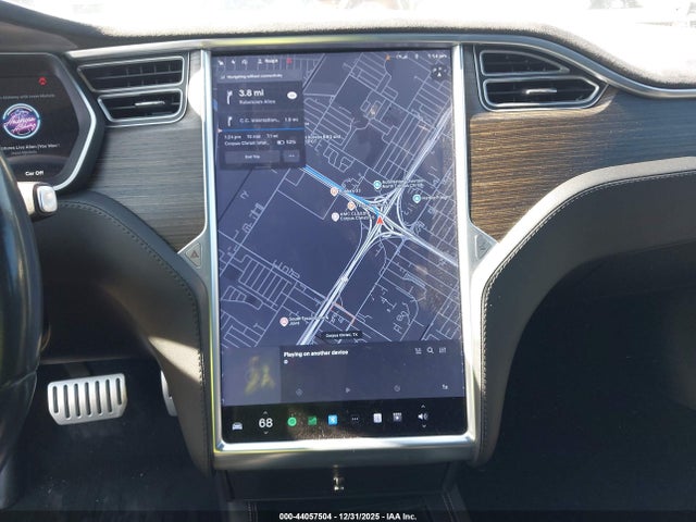 2015 Tesla Model S 70d/85d/p85d მანქანა იყიდება აუქციონზე, vin: 5YJSA1H27FFP78307, აუქციონის ნომერი: 44057504
