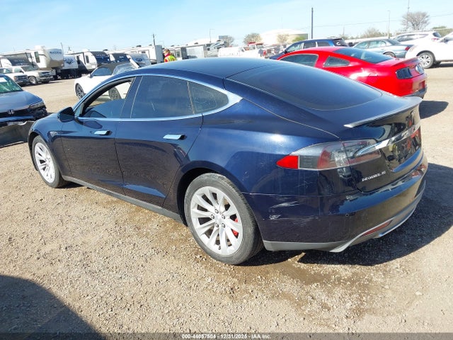 2015 Tesla Model S 70d/85d/p85d მანქანა იყიდება აუქციონზე, vin: 5YJSA1H27FFP78307, აუქციონის ნომერი: 44057504