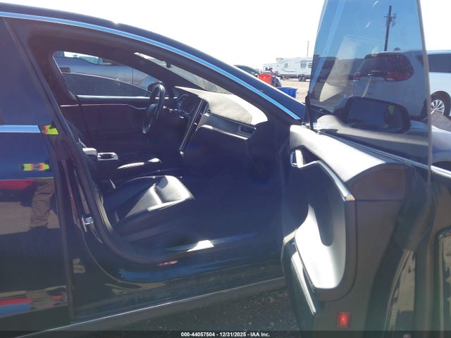 2015 Tesla Model S 70d/85d/p85d მანქანა იყიდება აუქციონზე, vin: 5YJSA1H27FFP78307, აუქციონის ნომერი: 44057504