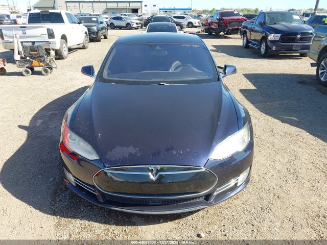 2015 Tesla Model S 70d/85d/p85d მანქანა იყიდება აუქციონზე, vin: 5YJSA1H27FFP78307, აუქციონის ნომერი: 44057504