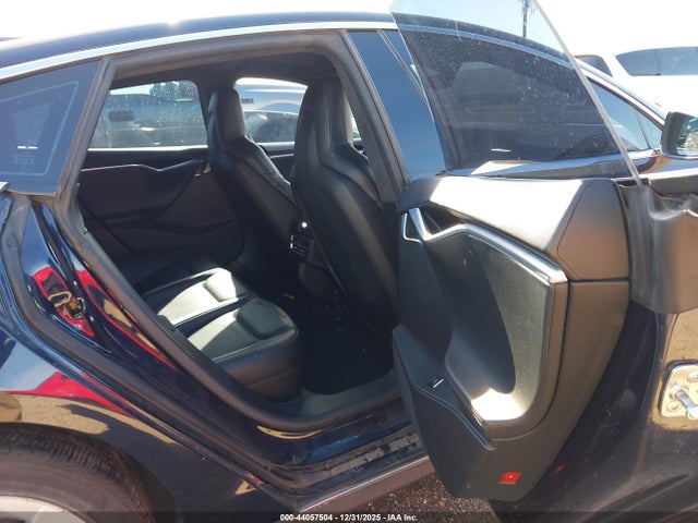 2015 Tesla Model S 70d/85d/p85d მანქანა იყიდება აუქციონზე, vin: 5YJSA1H27FFP78307, აუქციონის ნომერი: 44057504