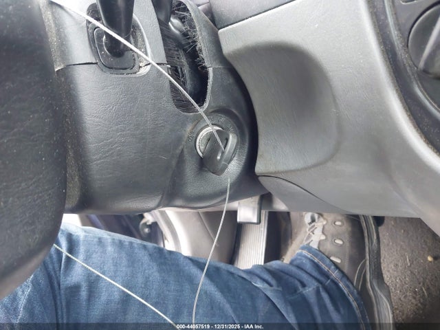 2002 FORD ESCAPE 1FMYU04102KB02007 Photo 10