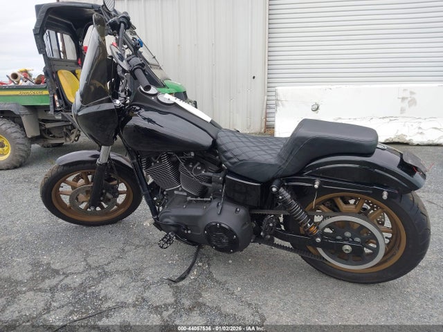 1HD1GS822GC328240 Harley-Davidson FXDLS