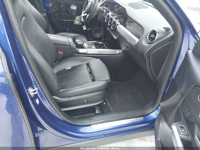 W1N4M4HB7LW056319 Mercedes-Benz Glb 250 4matic