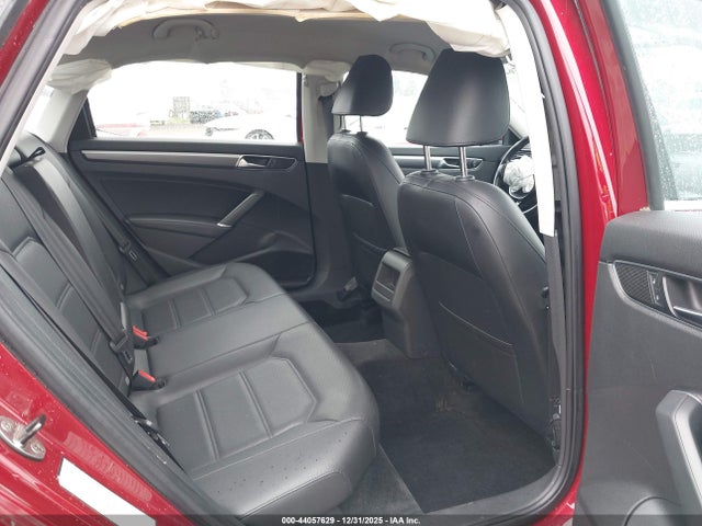 1VWDT7A30HC007788 Volkswagen Passat 1.8t R-line
