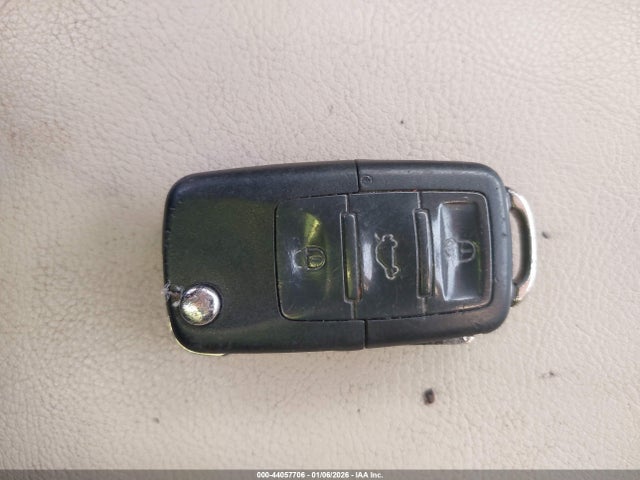 44057706 :رقم المزاد ، 3VWRG31C46M404371 vin ، 2006 Volkswagen New Beetle 2.5 مزاد بيع