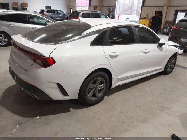 2021 Kia K5 Lx მანქანა იყიდება აუქციონზე, vin: 5XXG24J22MG069082, აუქციონის ნომერი: 44057737