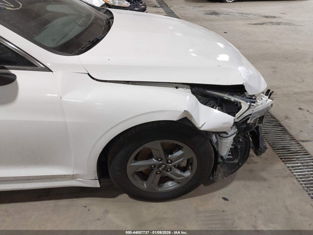 2021 Kia K5 Lx მანქანა იყიდება აუქციონზე, vin: 5XXG24J22MG069082, აუქციონის ნომერი: 44057737