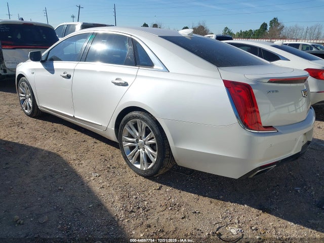 2018 CADILLAC XTS 2G61M5S32J9167712 Photo 2