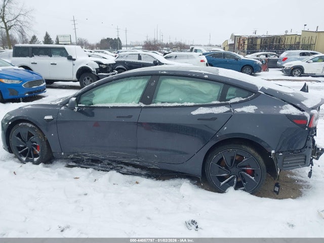 Продажа на аукционе авто 2024 Tesla Model 3 Performance All-wheel Drive, vin: 5YJ3E1ET7RF881365, номер лота: 44057797