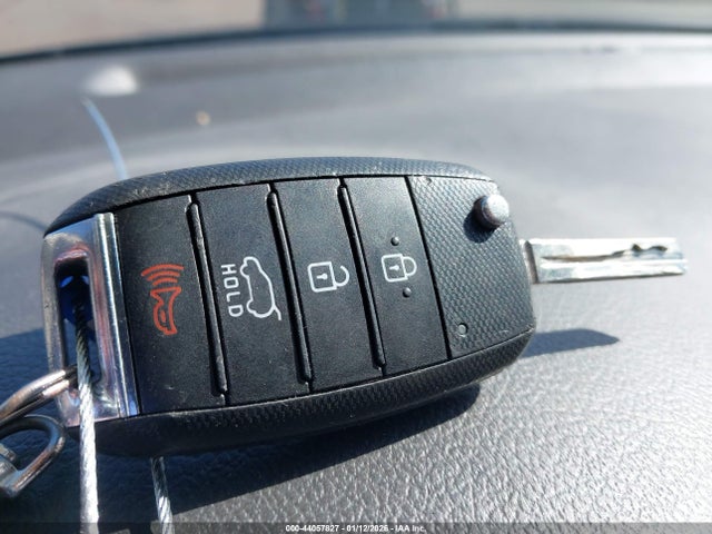 2016 Kia Sedona Lx მანქანა იყიდება აუქციონზე, vin: KNDMB5C1XG6136656, აუქციონის ნომერი: 44057827