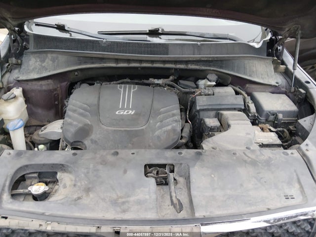 5XYPG4A57GG011142 KIA Sorento 3.3l Lx
