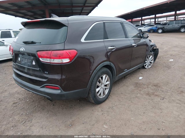 5XYPG4A57GG011142 KIA Sorento 3.3l Lx