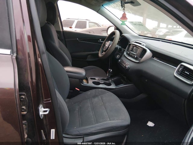 5XYPG4A57GG011142 KIA Sorento 3.3l Lx