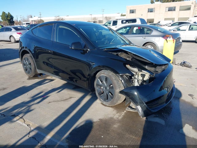 2024 TESLA MODEL Y 7SAYGAEE4RF180691 Photo 0