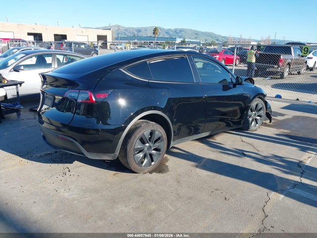 2024 TESLA MODEL Y 7SAYGAEE4RF180691 Photo 3