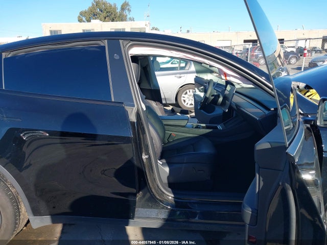 2024 TESLA MODEL Y 7SAYGAEE4RF180691 Photo 4