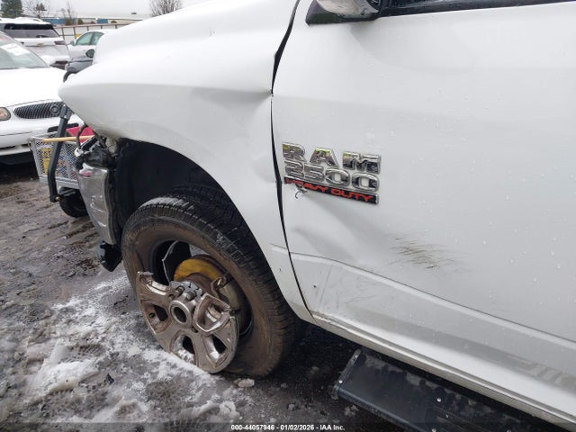 44057946 :رقم المزاد ، 3C6UR5JJ4GG113135 vin ، 2016 Ram 2500 Big Horn مزاد بيع