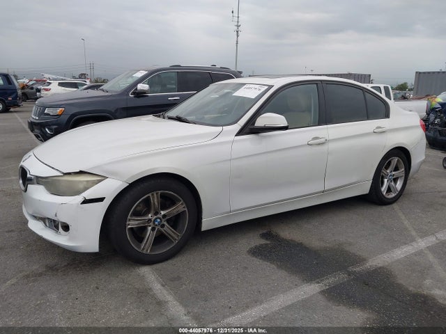 WBA3B1G58ENN90843 BMW 320i