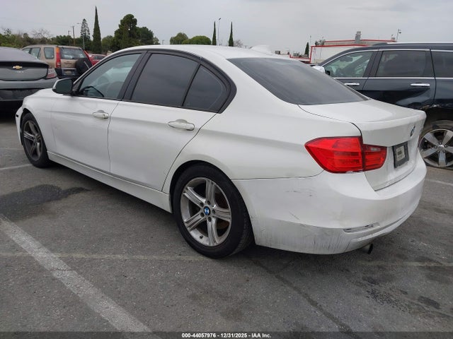 WBA3B1G58ENN90843 BMW 320i