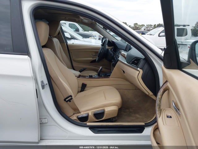 WBA3B1G58ENN90843 BMW 320i
