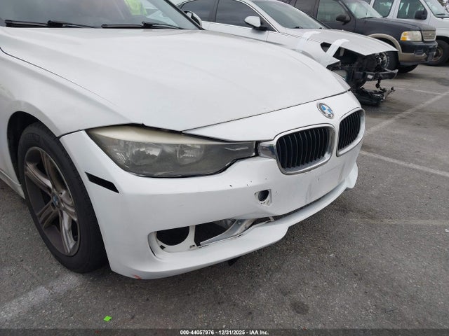 WBA3B1G58ENN90843 BMW 320i