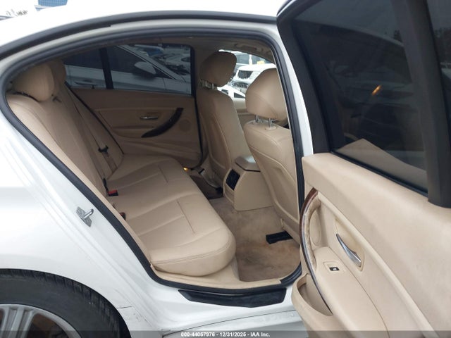WBA3B1G58ENN90843 BMW 320i