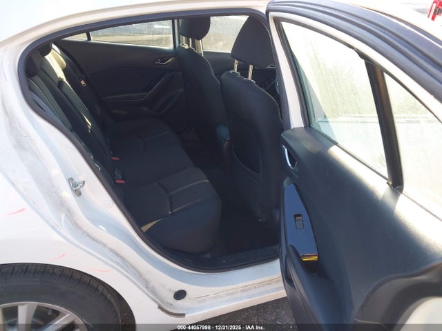 Продаж на аукціоні авто 2018 Mazda Mazda3 Sport, vin: 3MZBN1U7XJM208695, номер лоту: 44057998