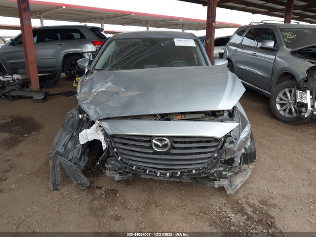 Mazda Mazda3 Sport 2018 3MZBN1K76JM200225 Image 12