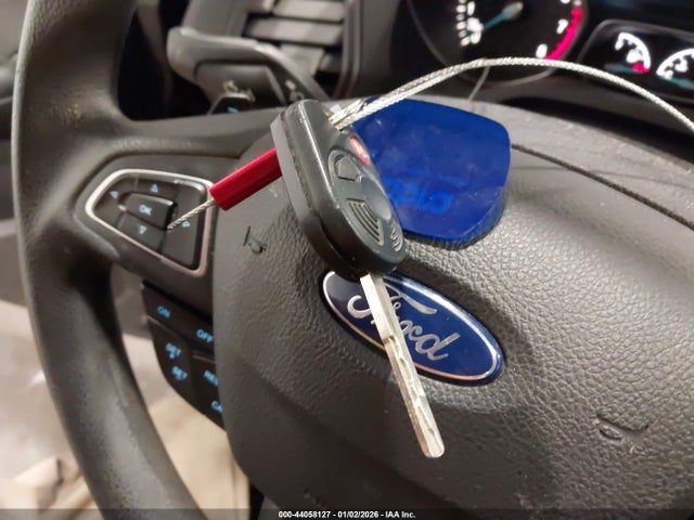 1FMCU9G96HUA94041 Ford ESCAPE SE
