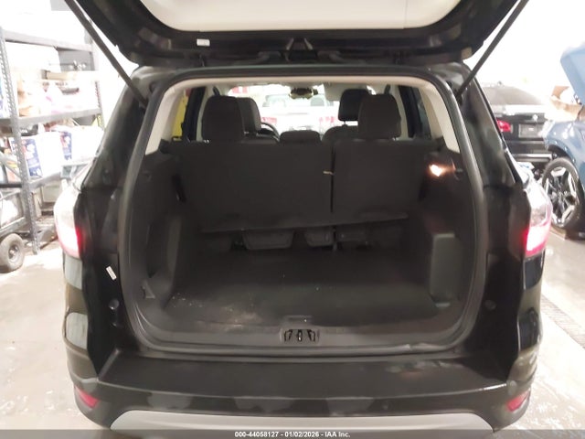 1FMCU9G96HUA94041 Ford ESCAPE SE