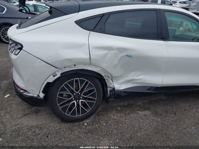 Ford Mustang Mach-e Premium 2024 3FMTK3R45RMA15372 Image 6