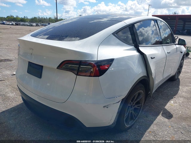 2024 TESLA MODEL Y 7SAYGDED0RF207913 Photo 3