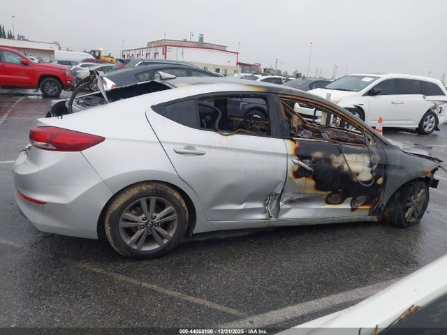 5NPD84LF5JH342498 Hyundai ELANTRA SEL