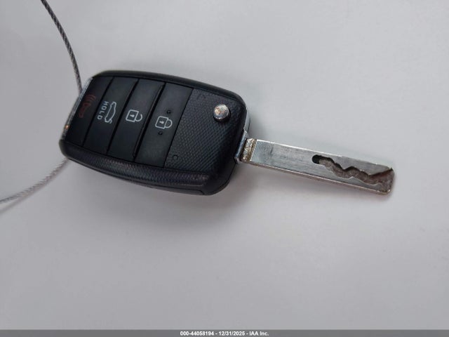 5XXGT4L35LG415787 KIA Optima Lx